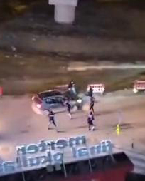 İstanbul - Zeytinburnu'nda 'dur' ihtarına uymadı, polis aracın lastiklerine ateş etti