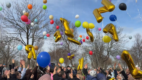 İstanbul- Esenyurt'ta SMA hastası Asaf'ın tedavi ücretinin tamamlanması balon uçurarak kutlandı