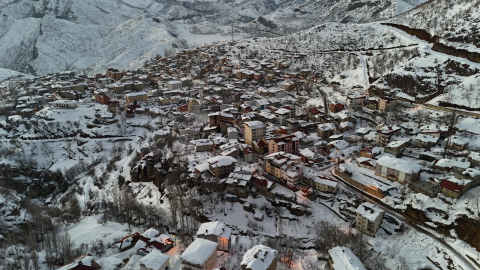 Beyaza bürünen Beytüşşebap, dron ile görüntülendi