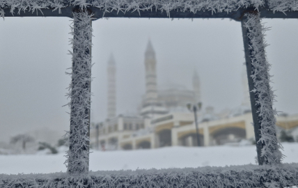 Diyarbakır'da yoğun sis ve kırağı; uçak seferleri iptal edildi