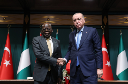 Cumhurbaşkanı Erdoğan, Nijerya Cumhurbaşkanı Tinubu'yu resmi törenle karşıladı (2)