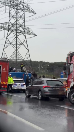 İstanbul- Kağıthane'de cezaevi nakil aracı devrildi; yaralılar var -2