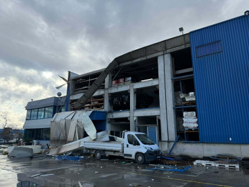 İzmir'i sağanak vurdu; 320 konut, 78 iş yeri ve 5 kamu binasını su bastı / Ek fotoğraflar