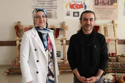 Kayseri’de 2 öğretmen, halı dokuma geleneğini yaşatmak için okulda atölye kurdu