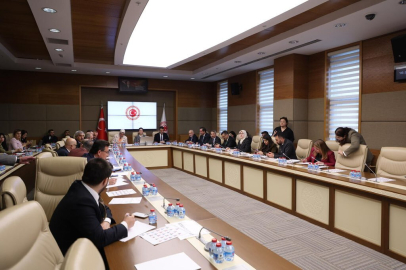 Komisyonda, 'Dijital Mecralarda Çocuklarımızı Bekleyen Tehdit ve Riskler Raporu' kabul edildi