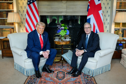 İngiltere Başbakanı Starmer, ABD Başkanı Trump ile telefonda görüştü