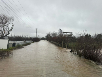 Çanakkale'de sağanak hayatı olumsuz etkiledi