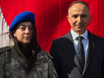 Üniversiteli Beliz, enkazdan annesi ve ağabeyini çıkarıp, parkasını üzerine örten emekli Albay ile buluştu: Beni çok güvende hissettirdiniz