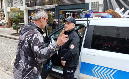ATM’de bulduğu 4 bin 900 TL’yi polise teslim etti