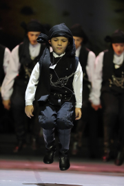 Cumhurbaşkanı Erdoğan ve eşinin horonunu ilgiyle izlediği Talha: Çok mutluyum / Ek fotoğraflar