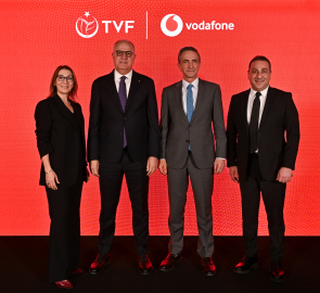 Voleybola, Vodafone desteği sürüyor