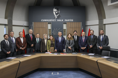 Özgür Özel, Diyarbakır Kent Koruma ve Dayanışma Platformu temsilcileri ile buluştu