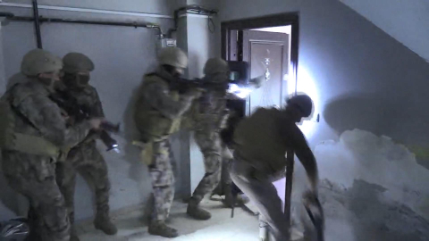 İstanbul - İstanbul merkezli 8 ilde göçmen kaçakçılığı operasyonu: 51 gözaltı / Ek görüntü ve bilgiyle