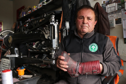 4 kızını zorlukla okutan ayakkabı tamircisi, üniversitedeki kız öğrencilerden ücret almıyor