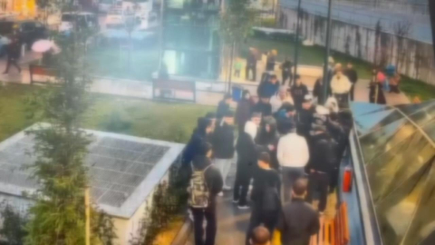 İstanbul - Bağcılar'da kavgayı ayırmak isterken 6 yerinden bıçaklandı; 3 gözaltı