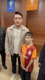 Mesut Özil’den Galatasaray ve Fenerbahçe’nin Avrupa maçlarına özel yorum / Fotoğraf eklendi