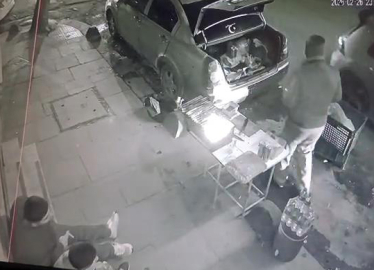 İstanbul - Sultangazi'de kaldırımda oturanlara ateş açıp kaçtılar / Esnaf röportajı