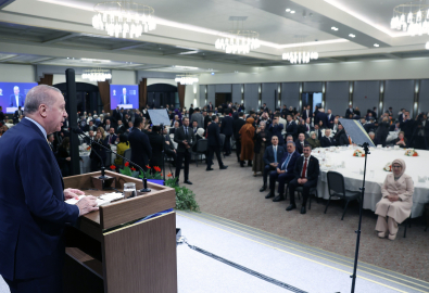 Cumhurbaşkanı Erdoğan: Bu fırtınalı sulardan ülkemizi sahil-i selamete çıkartacağız / Ek fotoğraflar