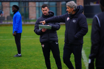 Eyüpspor silbaştan ikinci yarıya başladı