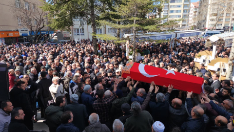 Öğrencisi tarafından öldürülen Fatma Nur öğretmen, son yolculuğuna uğurlandı / Ek fotoğraflar