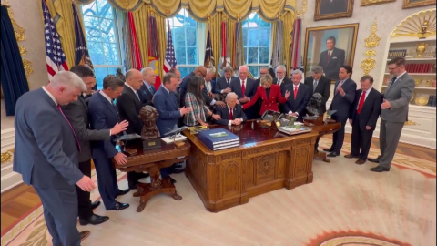 Beyaz Saray'da Trump için dua ettiler