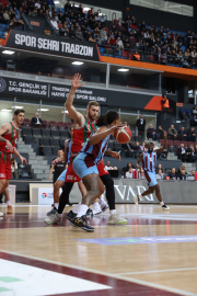 Trabzonspor- Karşıyaka: 89-79