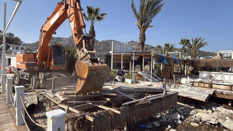 Türkbükü'nde kaçak iskele ve yapılar yıkıldı / Ek fotoğraflar