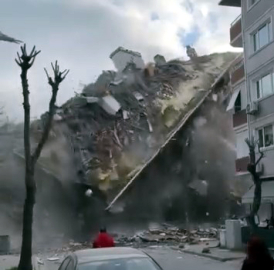 İstanbul- Avcılar’da 5 katlı bina yıkım sırasında çöktü