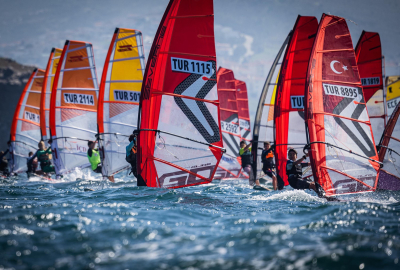 Foça'da sörf rüzgarı milli forma için esti