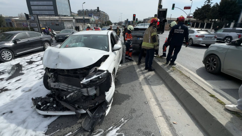 İstanbul- Avcılar'da kazada otomobil sürücüsü yaralandı