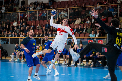 A Milli Erkek Hentbol Takımı, Romanya'ya 37-32 mağlup oldu