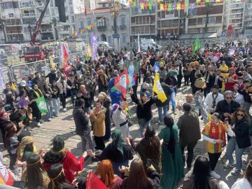 İzmir’de nevruz kutlandı