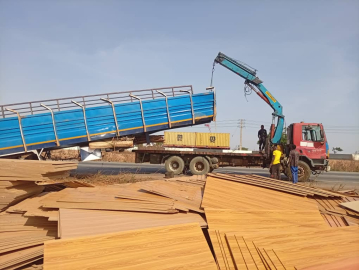 Nijerya'da yolcu taşıyan kamyon devrildi: 10 ölü, 20 yaralı