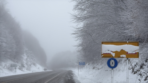 Domaniç-İnegöl yolunda kar ve sis