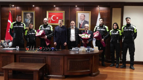 İstanbul - Bahçelievler'de, 3 aylık bebeği hastaneye ulaştıran zabıta ekibi ödüllendirildi