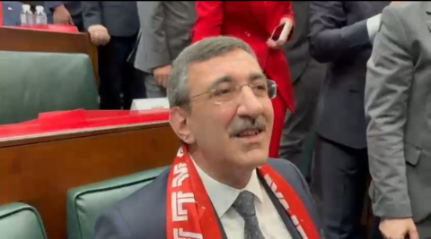 Cevdet Yılmaz: Akaryakıt fiyat artışının ülkemize daha sınırlı yansımasını sağladık