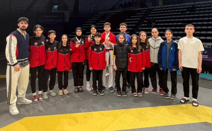 Samsunlu sporculardan kick boks ve tekvando turnuvalarında 12 madalya