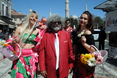 Edirne’de Dünya Romanlar Günü renkli görüntülerle kutlandı / Ek fotoğraflar