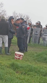 Çorum'da tapusuz arazideki ev ve hayvanların bulunduğu ahır mühürlendi