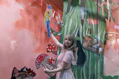 Koton’dan 23 Nisan’a “Neşe Ormanı” Dokunuşu: Çocukların Hayal Gücü Vitrine Taşındı