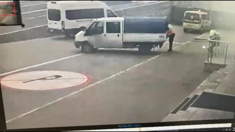 İstanbul Havalimanı’nda yer hizmetleri aracıyla kokain kolilerinin sevkiyatı kamerada