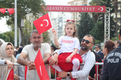 Adana'da 23 Nisan coşkuyla kutlandı