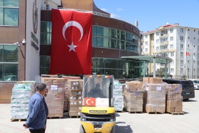 İran’a 6 yardım TIR’ı daha gönderildi