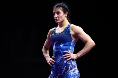 Milli güreşçi Elvira Süleyman Kamaloğlu, Avrupa ikincisi oldu