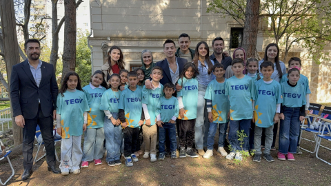 ‘Uzak Şehir’ setinin kapıları çocuklara açıldı