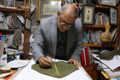 Yurt dışından getirttiği özel yapraklara sanatını işliyor