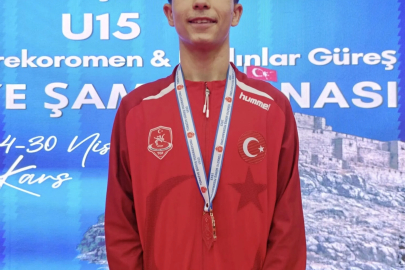 Yunusemre Belediyespor'un güreşçisi Beytullah'tan bronz madalya