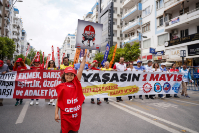 Antalya'da coşkulu 1 Mayıs kutlaması