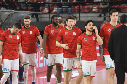Karşıyaka potada uçurumun kenarında