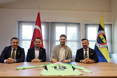 Fenerbahçe, kaleci Tarık Çetin’le 3 yıllık sözleşme imzaladı